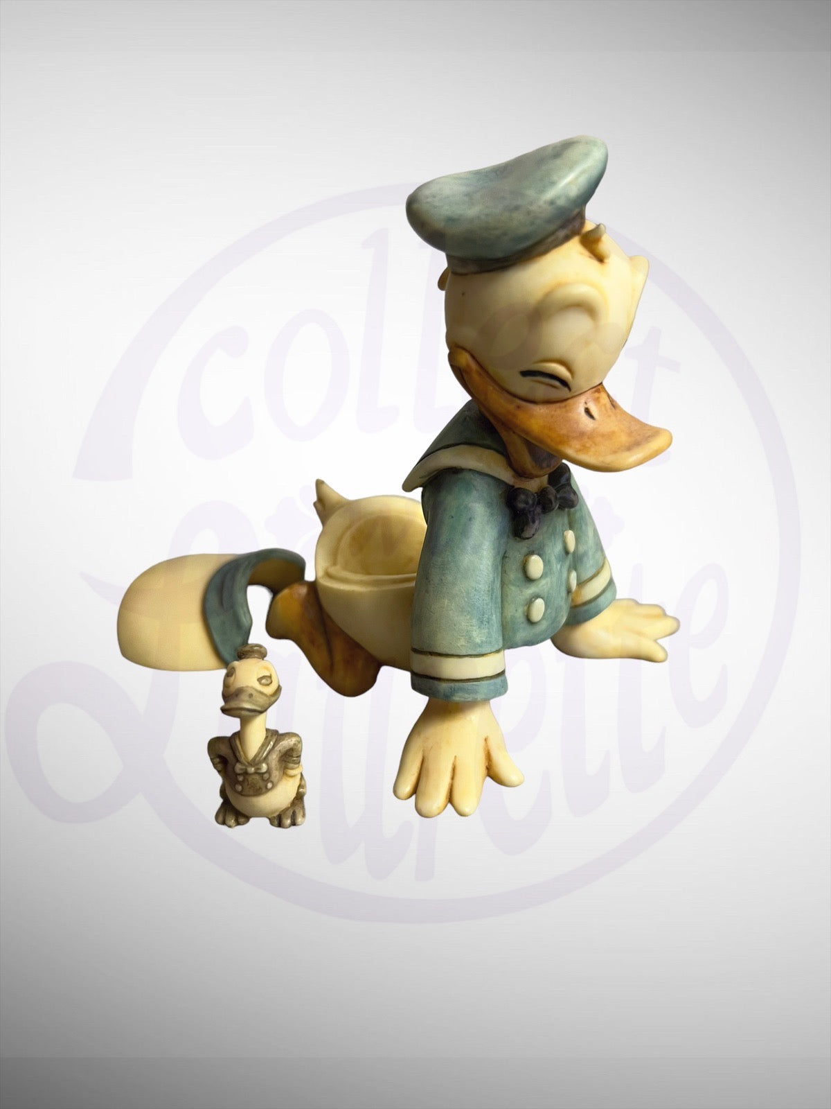 Harmony Kingdom Box - Disney Donald Looks Back Figurine No Box